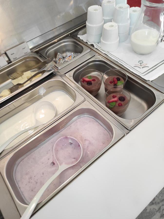Hotel Legie Bed And Breakfast 布拉格 外观 照片